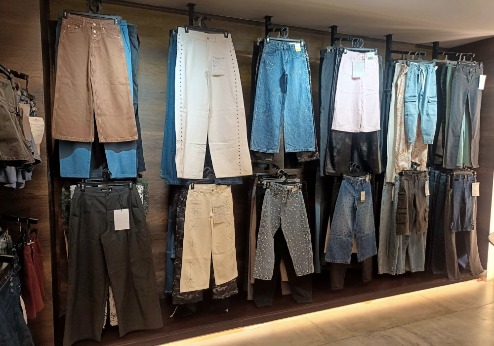 Prasine International showroom display — view 1