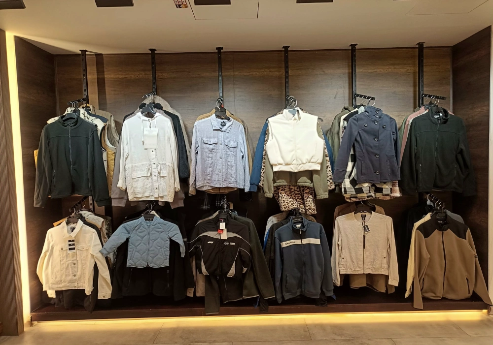 Prasine International showroom display — view 2
