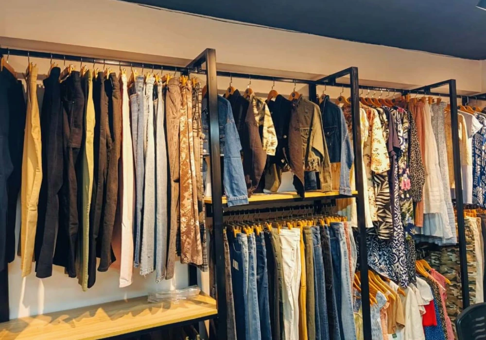 Prasine International showroom display — view 5